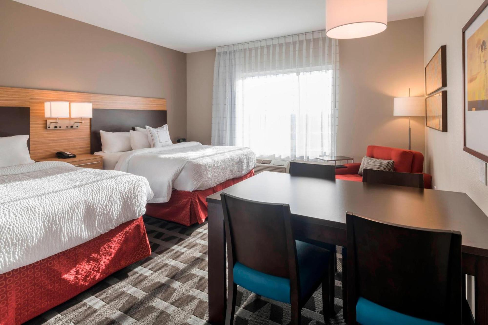 Towneplace Suites By Marriott Hays Εξωτερικό φωτογραφία