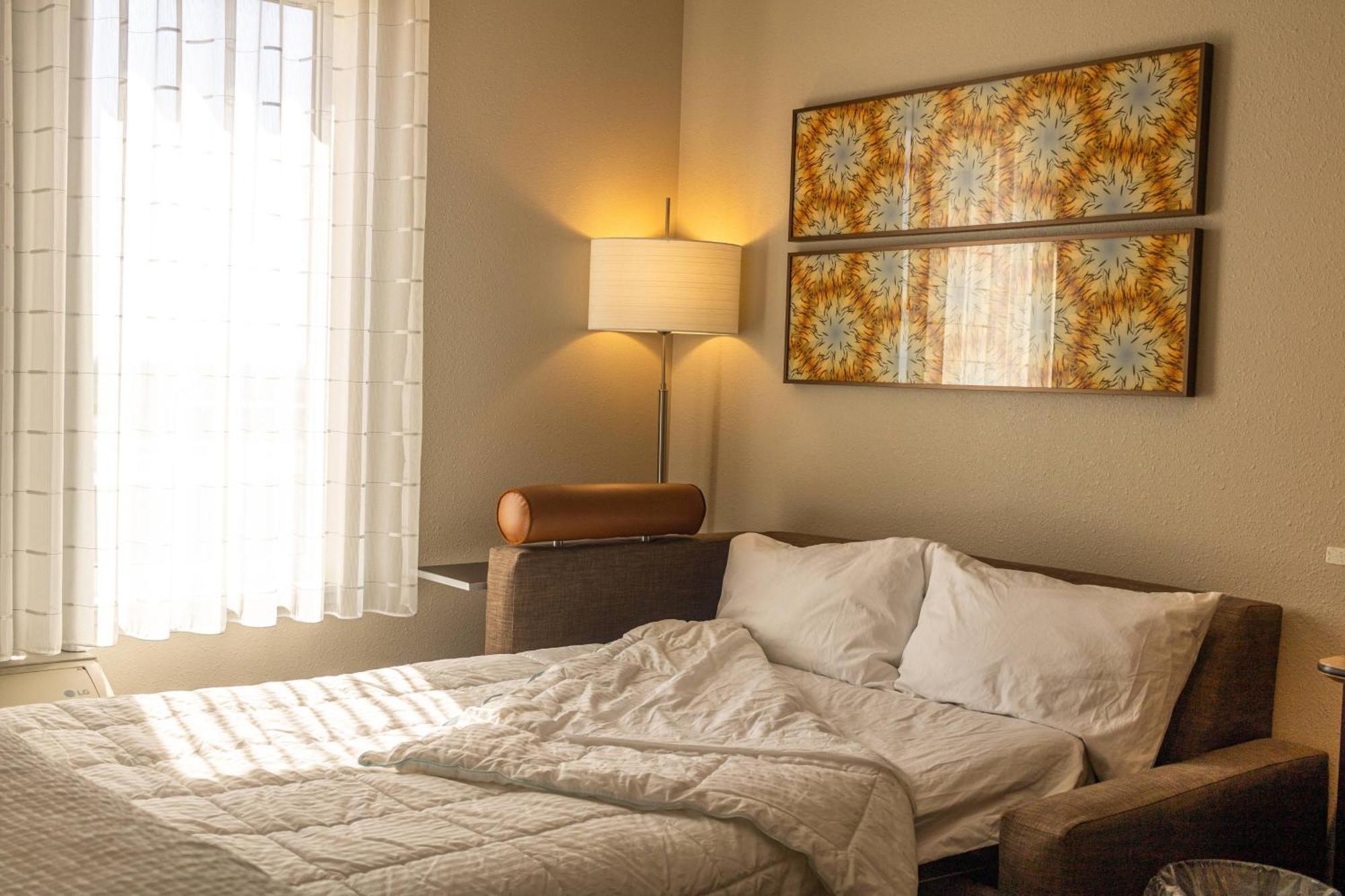 Towneplace Suites By Marriott Hays Εξωτερικό φωτογραφία