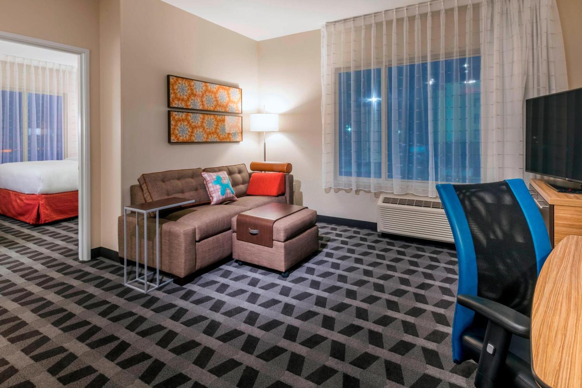 Towneplace Suites By Marriott Hays Εξωτερικό φωτογραφία