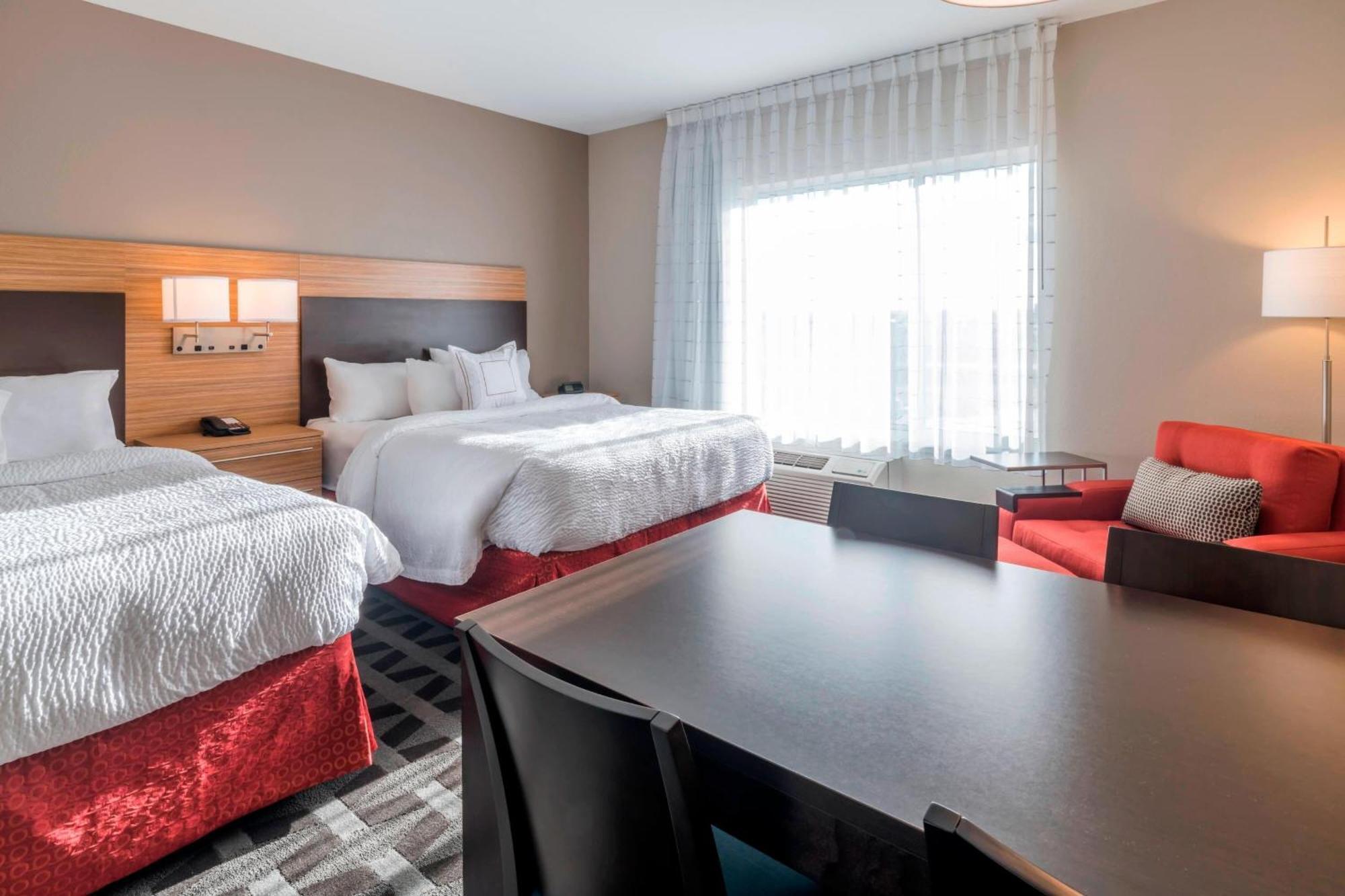 Towneplace Suites By Marriott Hays Εξωτερικό φωτογραφία