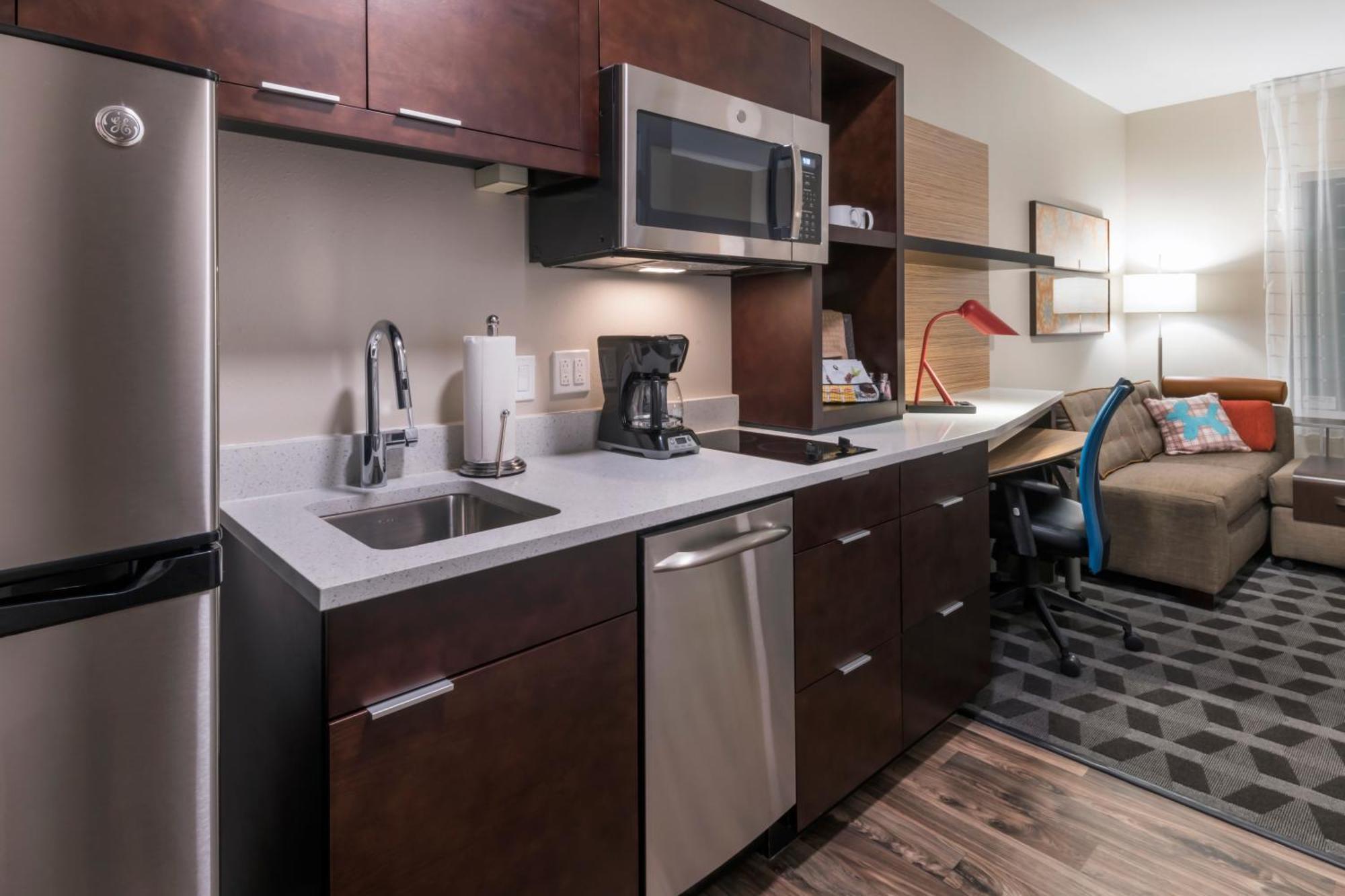 Towneplace Suites By Marriott Hays Εξωτερικό φωτογραφία