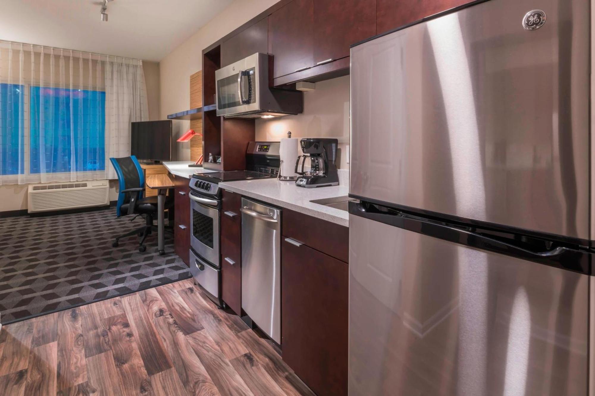 Towneplace Suites By Marriott Hays Εξωτερικό φωτογραφία
