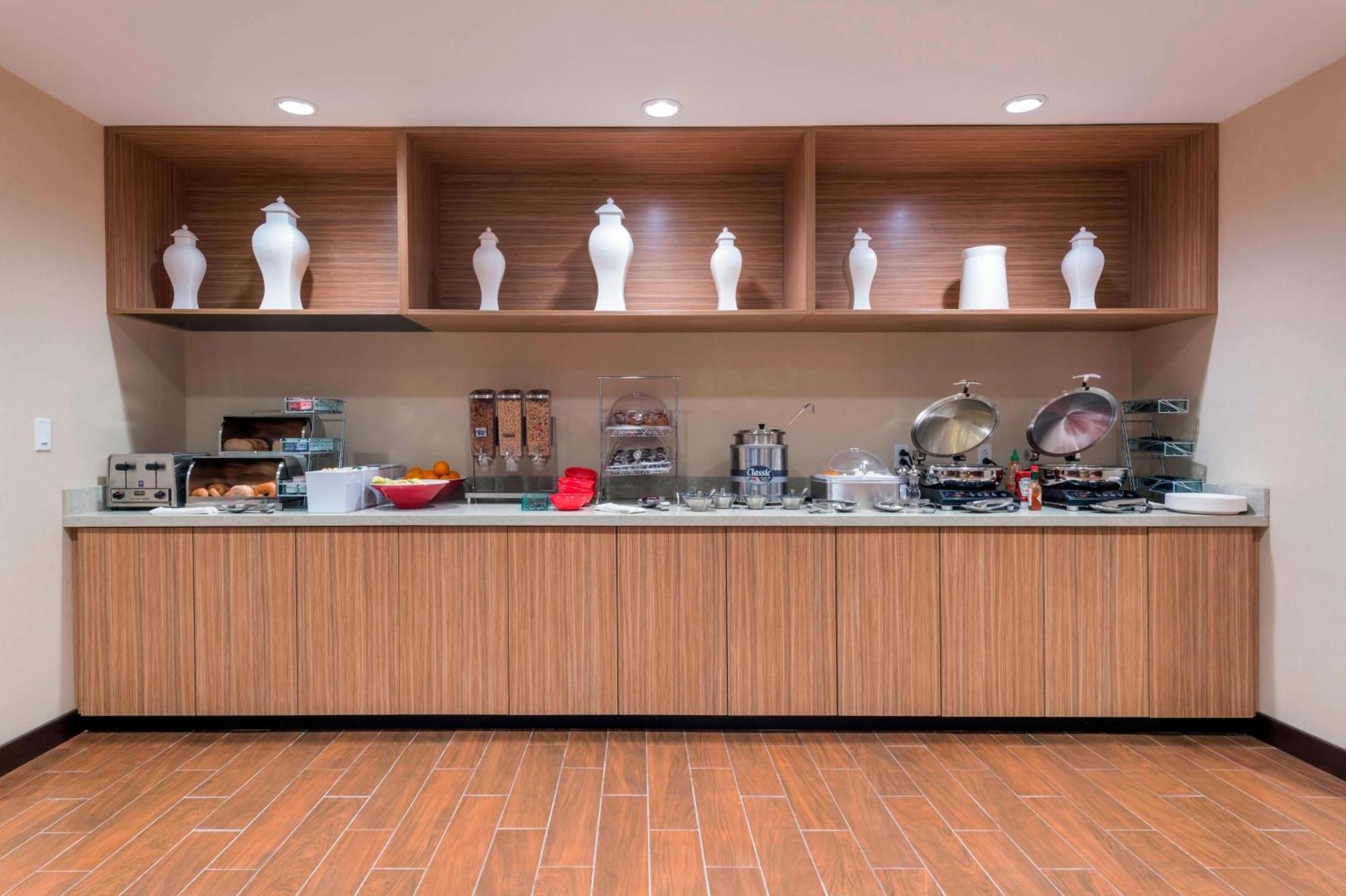 Towneplace Suites By Marriott Hays Εξωτερικό φωτογραφία