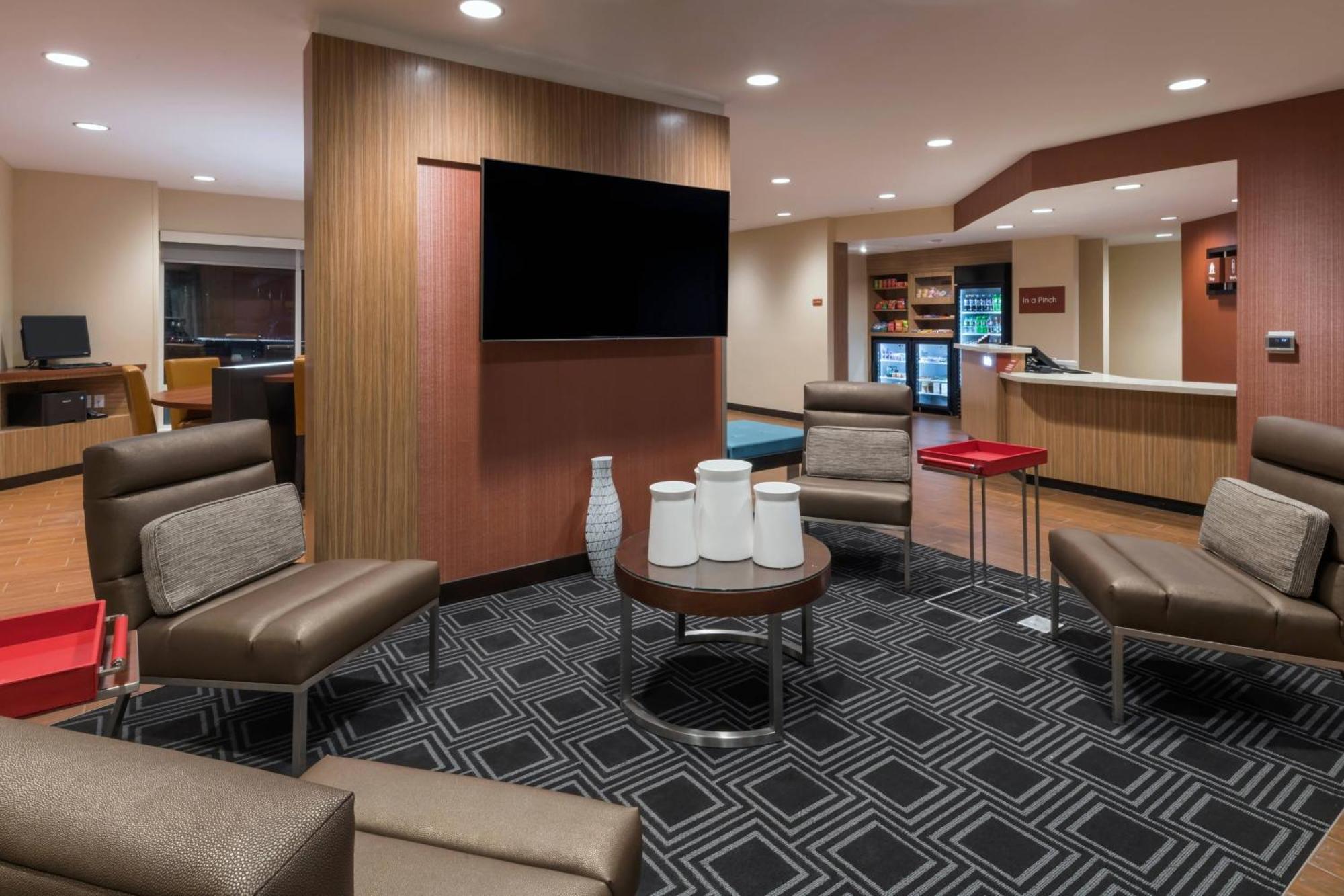 Towneplace Suites By Marriott Hays Εξωτερικό φωτογραφία