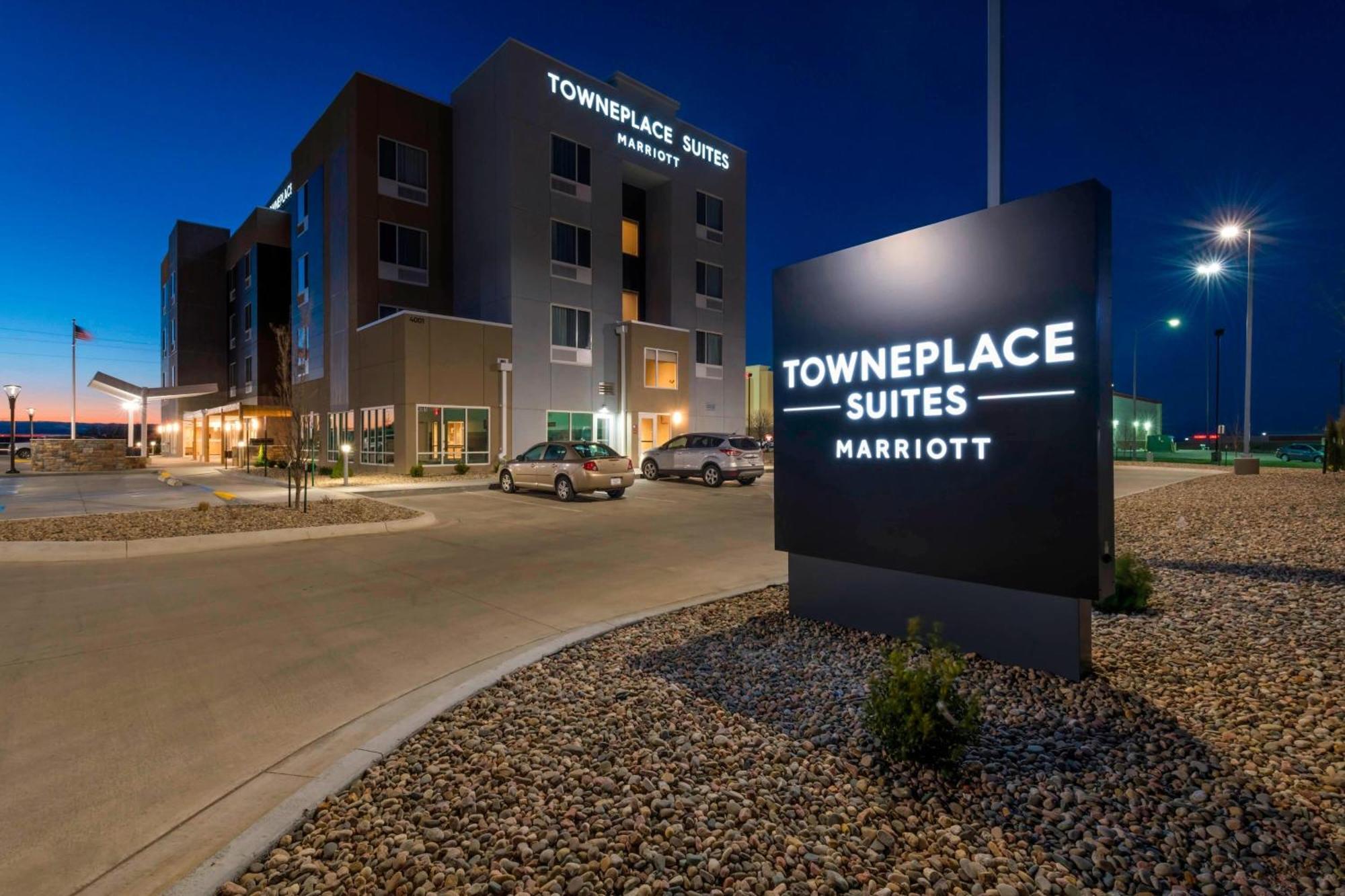 Towneplace Suites By Marriott Hays Εξωτερικό φωτογραφία